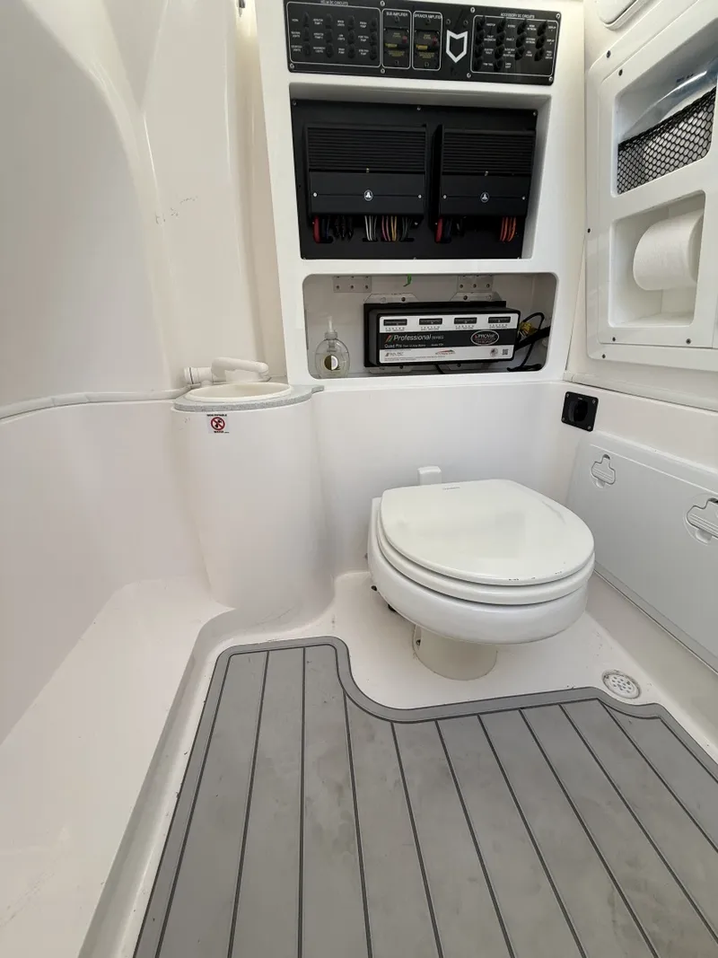 Slide: The Image of Sea Fox 288 Commander 2025 - 7669765