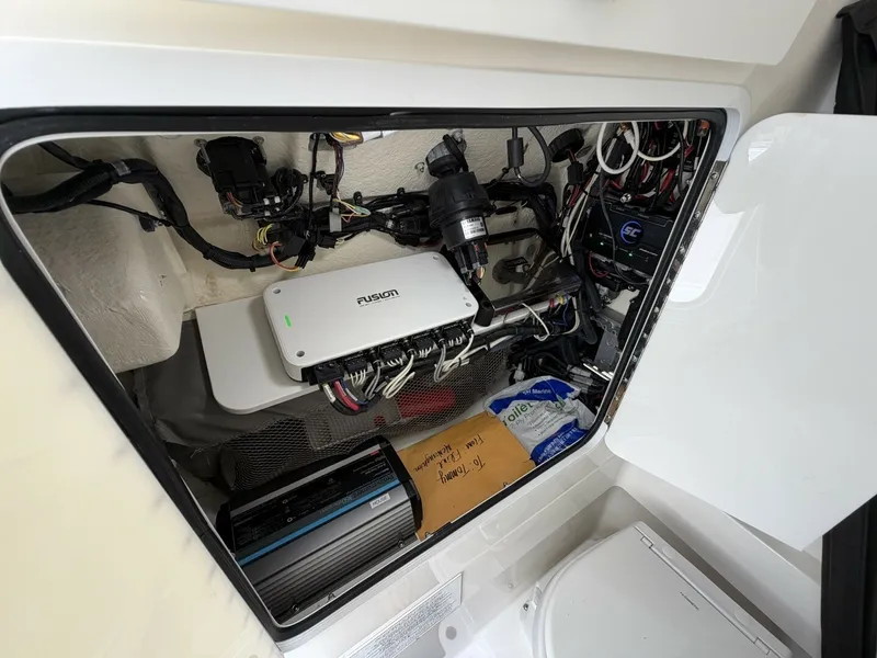 Slide: The Image of Regulator Marine 30XO 2024 - 7669960