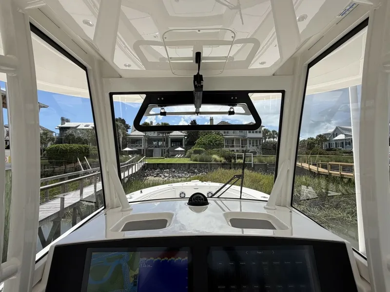 Slide: The Image of Regulator Marine 30XO 2024 - 7669942