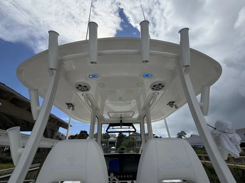 Slide: The Image of Regulator Marine 30XO 2024 - 7669944