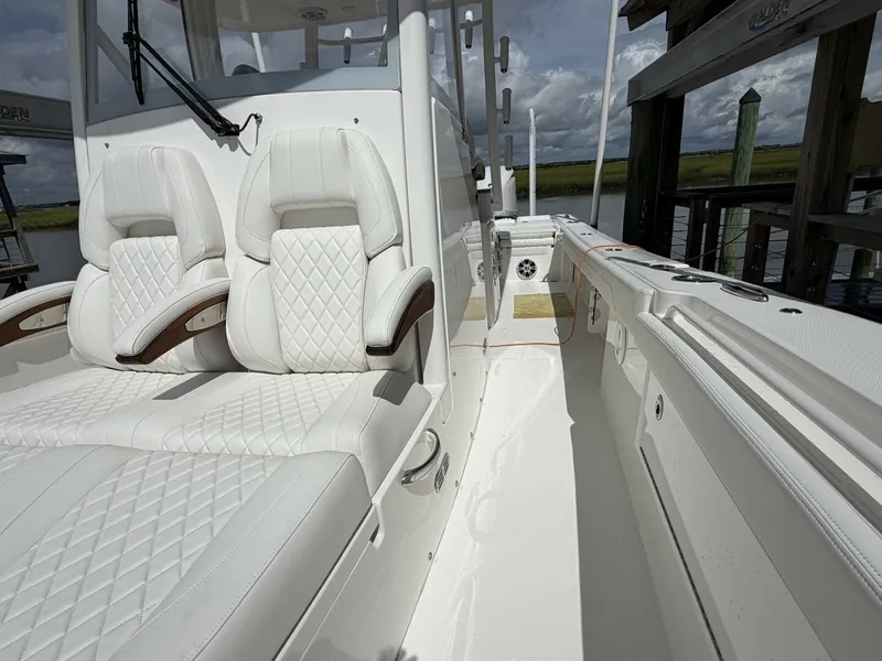 Slide: The Image of Regulator Marine 30XO 2024 - 7669933