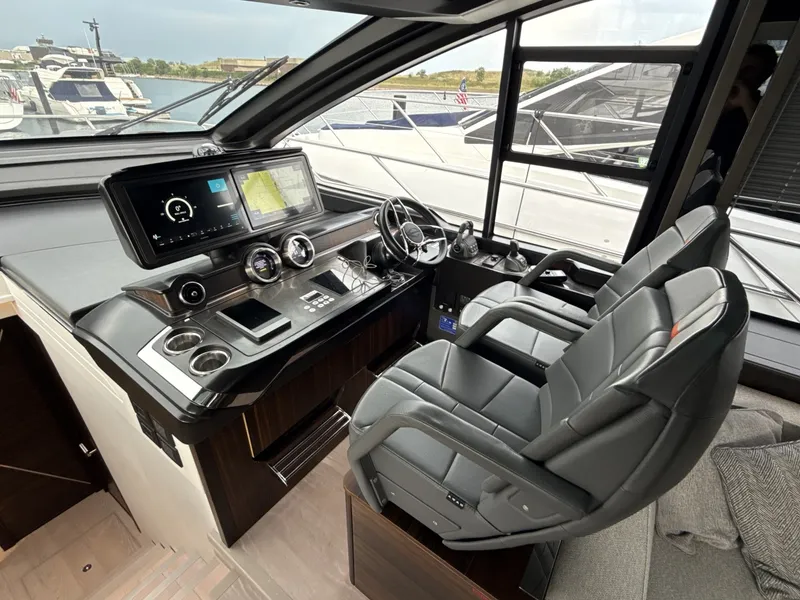 Slide: The Image of Sunseeker Predator 65 2023 - 7671658