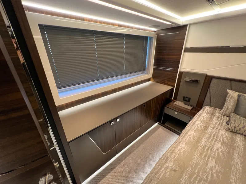 Slide: The Image of Sunseeker Predator 65 2023 - 7719433