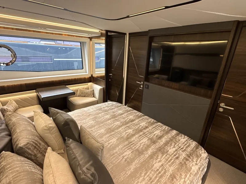 Slide: The Image of Sunseeker Predator 65 2023 - 7719421