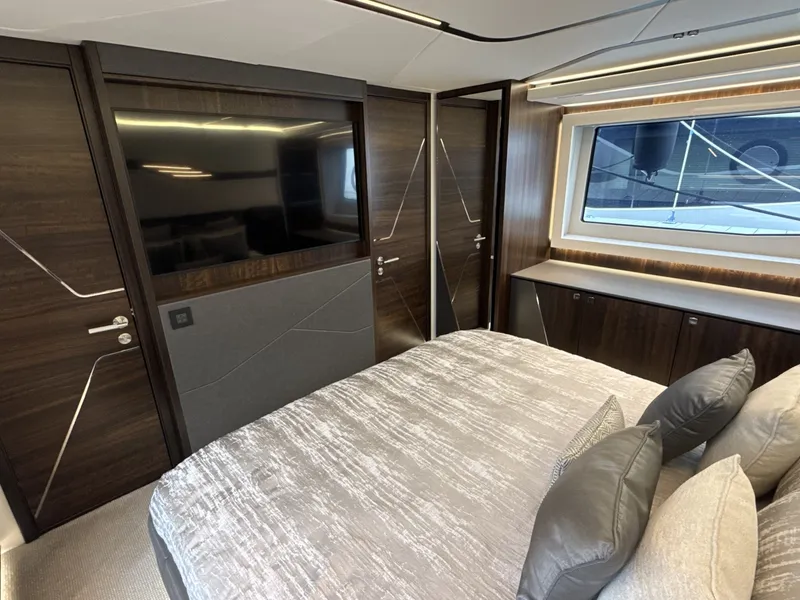 Slide: The Image of Sunseeker Predator 65 2023 - 7719423