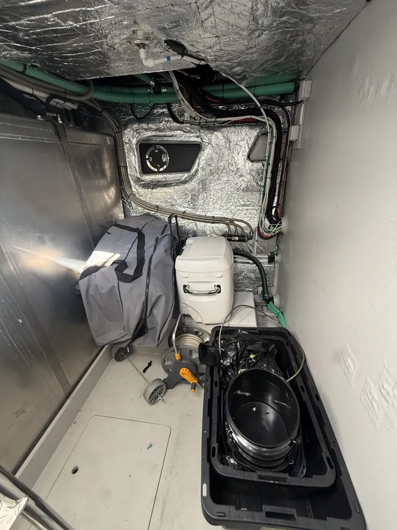 Slide: The Image of Sunseeker Predator 65 2023 - 7719473