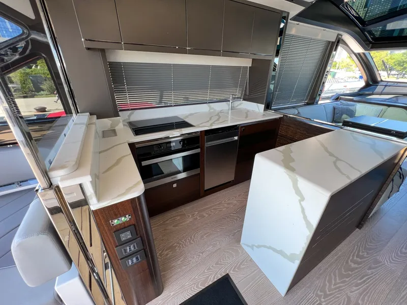 Slide: The Image of Sunseeker Predator 65 2023 - 7671651