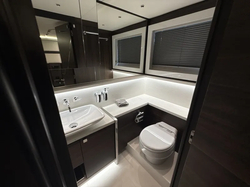 Slide: The Image of Sunseeker Predator 65 2023 - 7719435