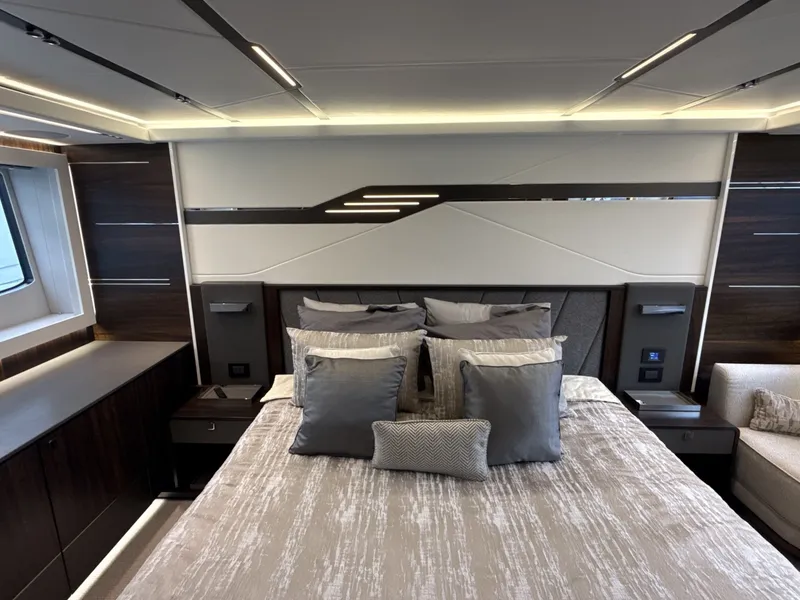Slide: The Image of Sunseeker Predator 65 2023 - 7719424