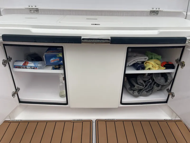 Slide: The Image of Axopar 37 XC Cross Cabin 2021 - 7671468