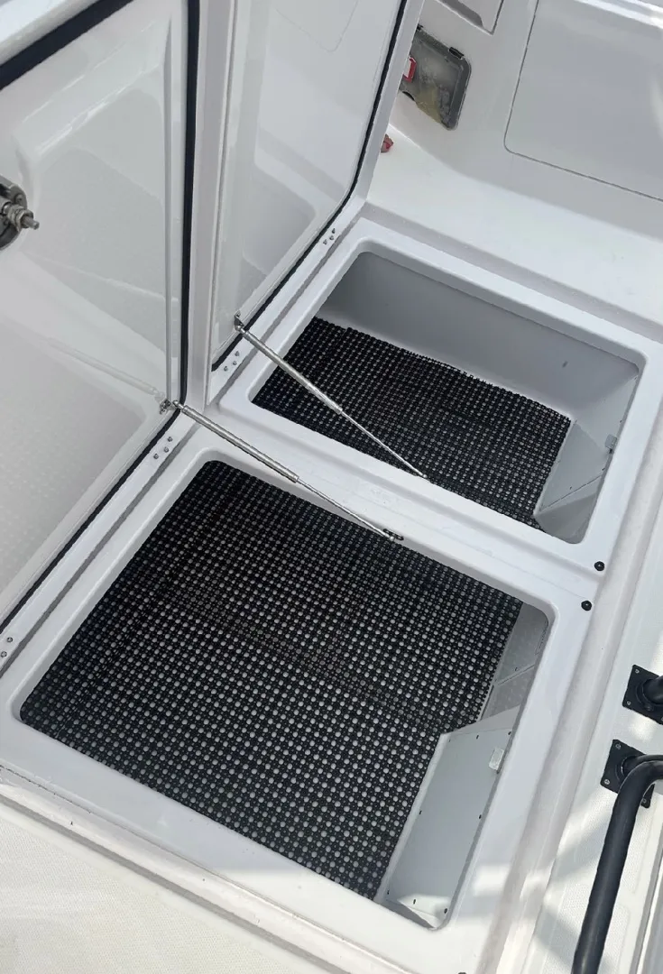 Slide: The Image of Axopar 37 XC Cross Cabin 2021 - 7671470
