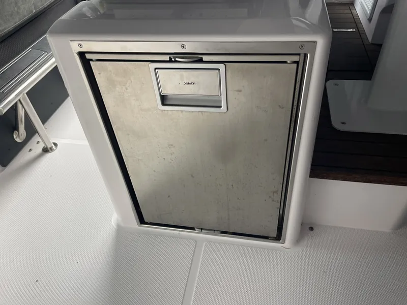Slide: The Image of Axopar 37 XC Cross Cabin 2021 - 7671487