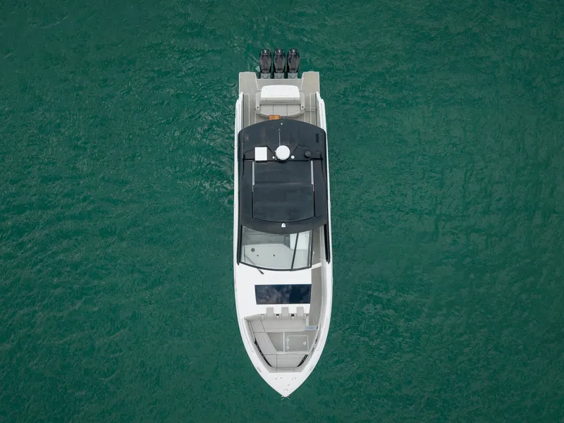 Slide: The Image of Cruisers 50 GLS 2024 - 7671697