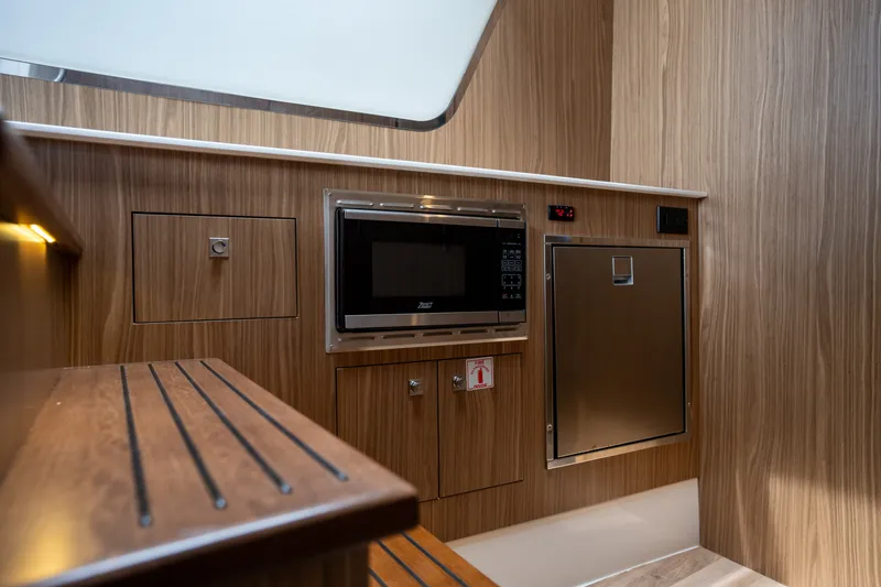 Slide: The Image of Cruisers 50 GLS 2024 - 7671725