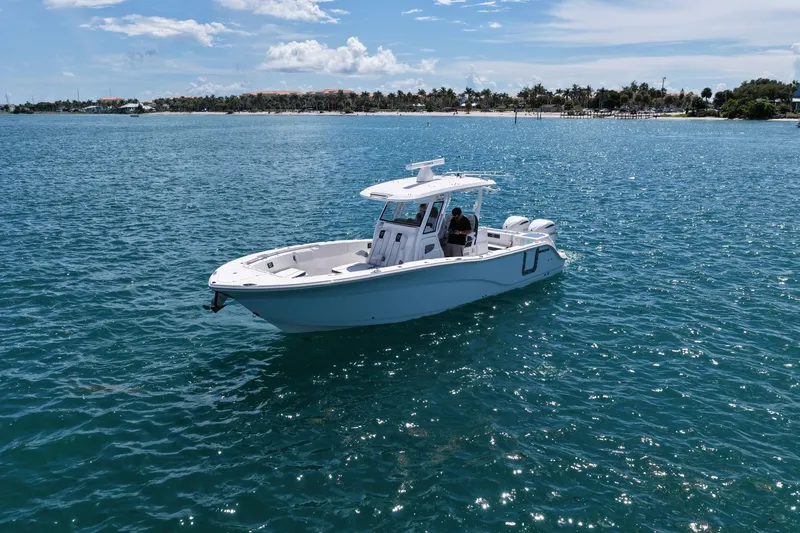 Slide: The Image of Sea Fox 328 Commander 2025 - 7875044