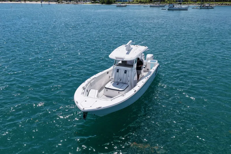 Slide: The Image of Sea Fox 328 Commander 2025 - 7875040