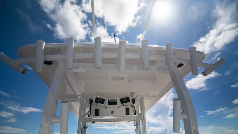 Slide: The Image of Sea Fox 328 Commander 2025 - 7875027