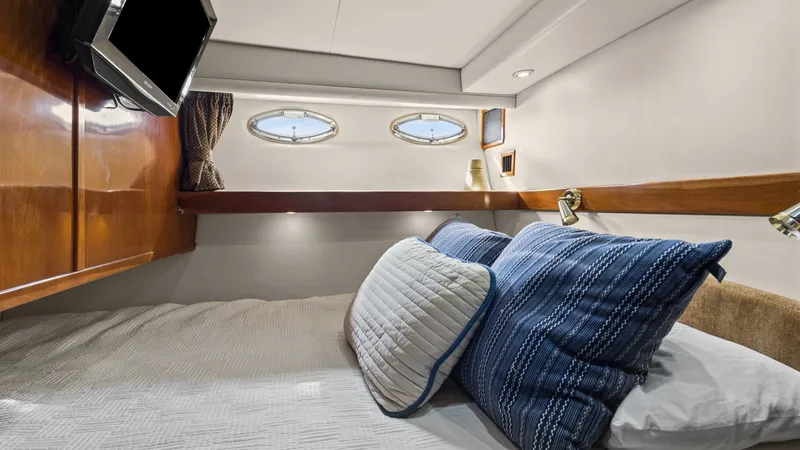 Slide: The Image of 2007 Meridian 490 SE Pilothouse Trust Port Stateroom - 7689956