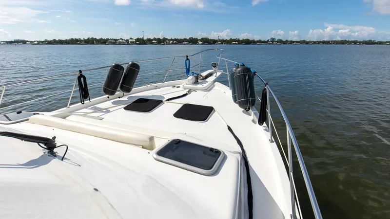 Slide: The Image of 2007 Meridian 490 SE Pilothouse Trust Forward Deck (2) - 7689979