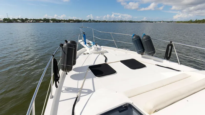 Slide: The Image of 2007 Meridian 490 SE Pilothouse Trust Forward Deck - 7689977