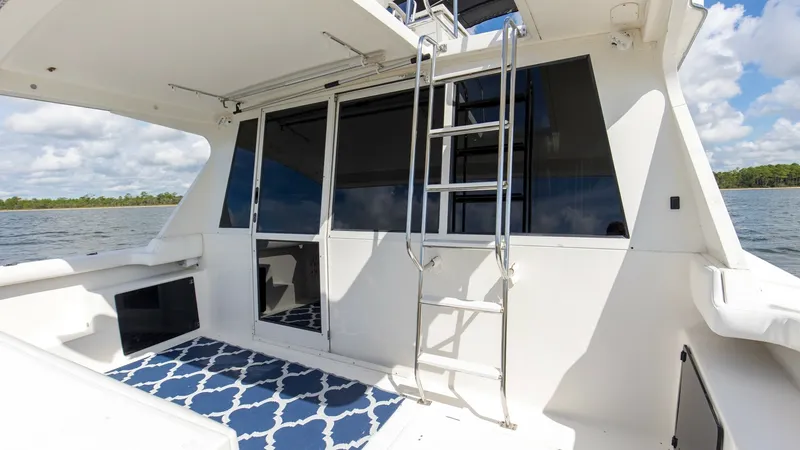 Slide: The Image of 2007 Meridian 490 SE Pilothouse Trust Rear Deck (2) - 7689982