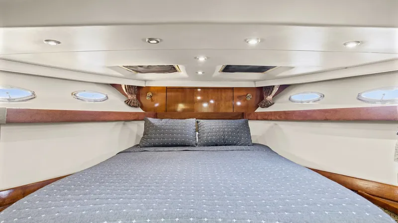Slide: The Image of 2007 Meridian 490 SE Pilothouse Trust Forward Stateroom - 7689954