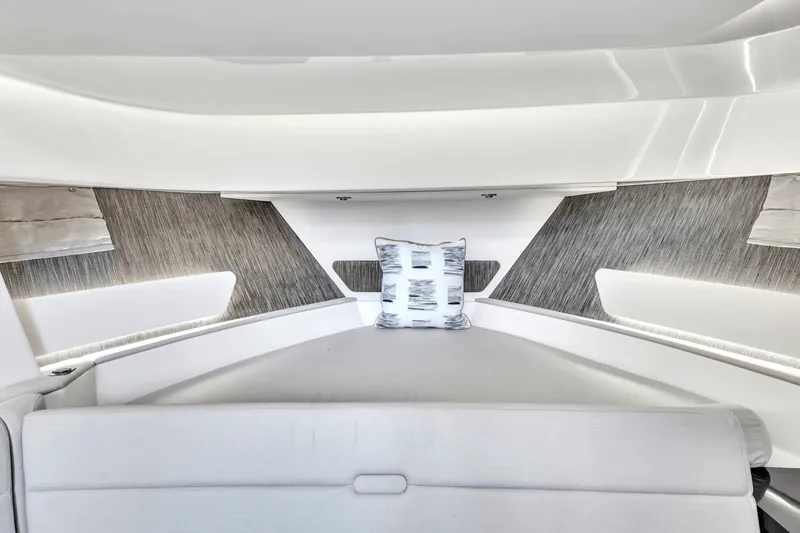 Slide: The Image of Sea Ray SUNDANCER 370 OUTBOARD 2022 - 18