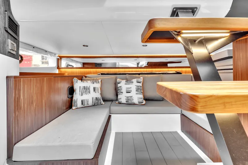 Slide: The Image of Sea Ray SUNDANCER 370 OUTBOARD 2022 - 22