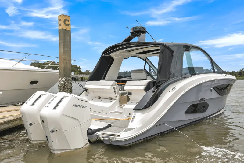 Slide: The Image of Sea Ray SUNDANCER 370 OUTBOARD 2022 - 7