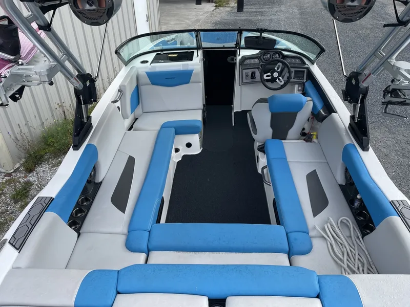 Slide: The Image of Mastercraft 24 2021 - 7718158