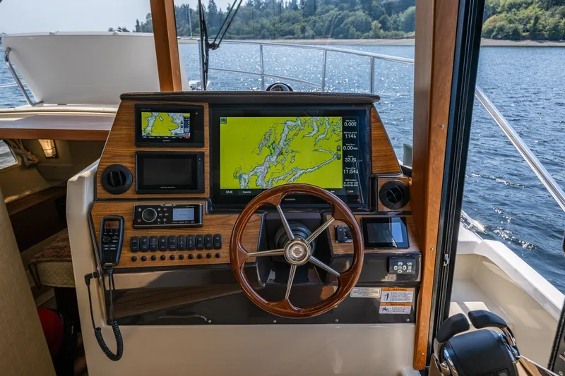 Slide: The Image of Ranger Tug 41 CB 2020 - 8438560
