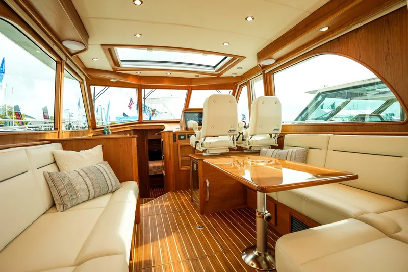 Slide: The Image of Sabre 45 Salon Express 2025 - 7718518