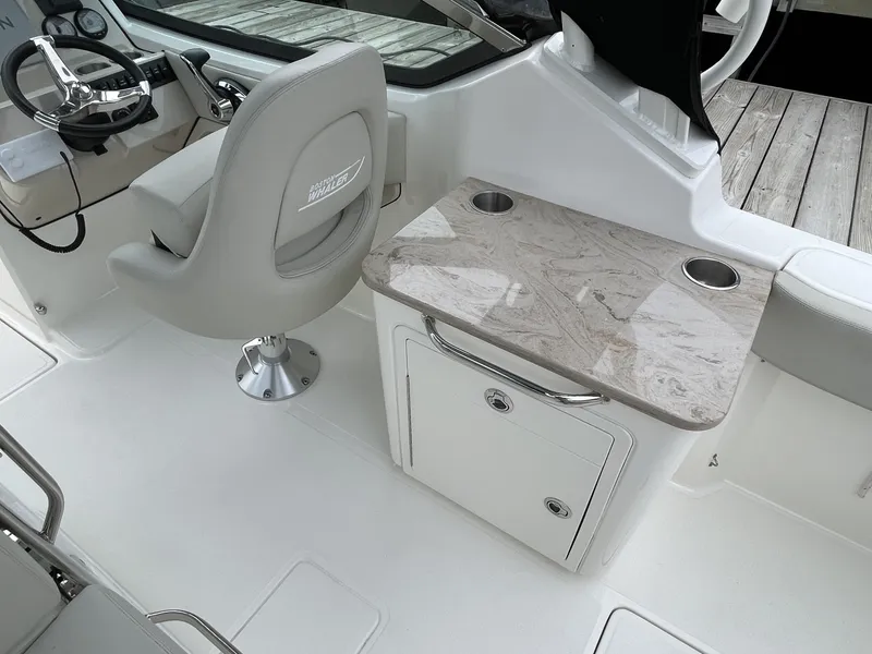Slide: The Image of Boston Whaler 24 2023 - 7718922