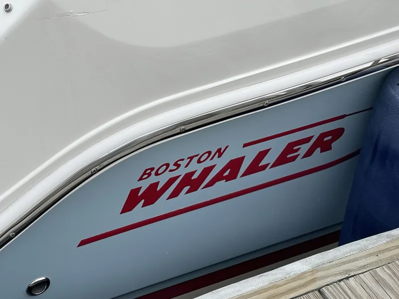 Slide: The Image of Boston Whaler 24 2023 - 7718841