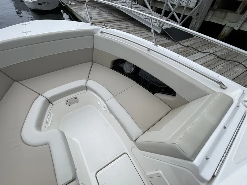 Slide: The Image of Boston Whaler 24 2023 - 7718954