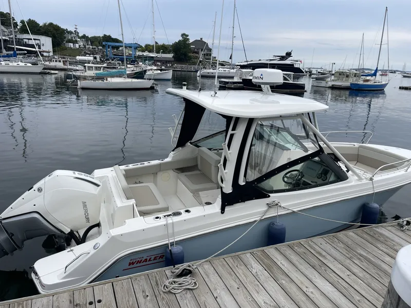 Slide: The Image of Boston Whaler 24 2023 - 7718826