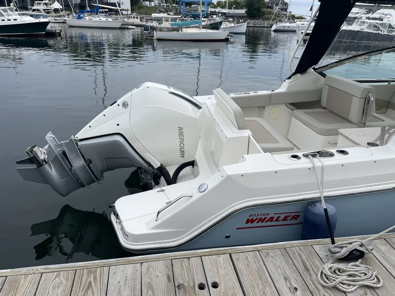 Slide: The Image of Boston Whaler 24 2023 - 7718839