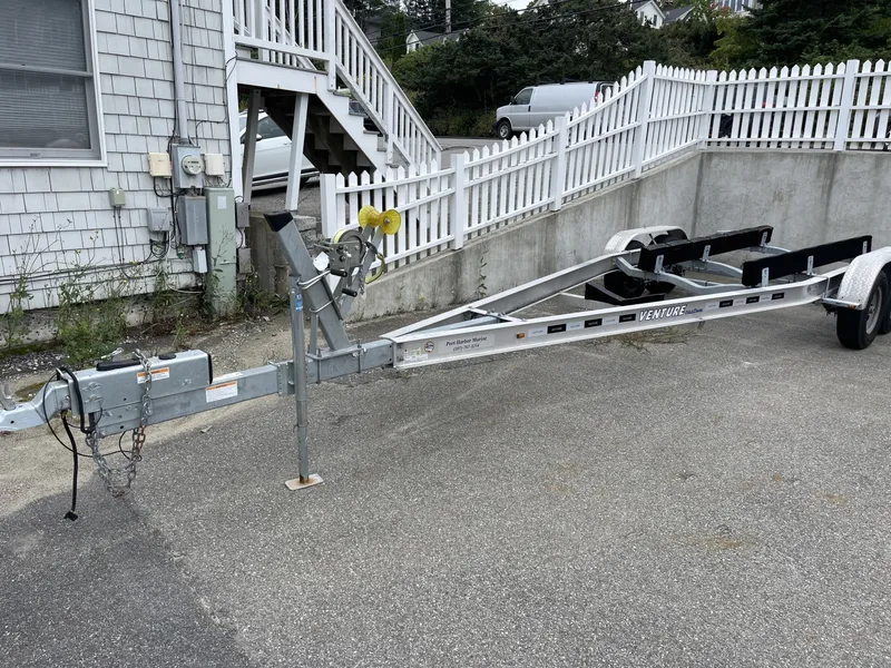 Slide: The Image of Boston Whaler 24 2023 - 7718971