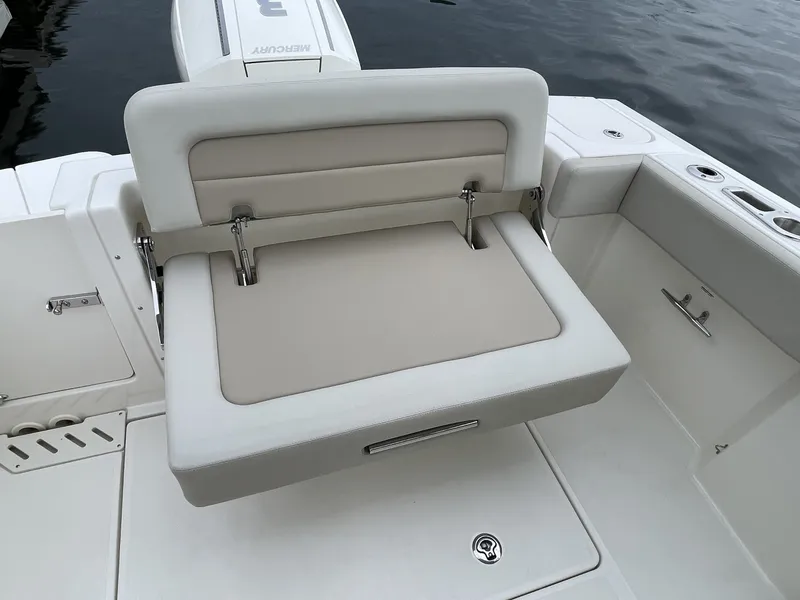 Slide: The Image of Boston Whaler 24 2023 - 7718960