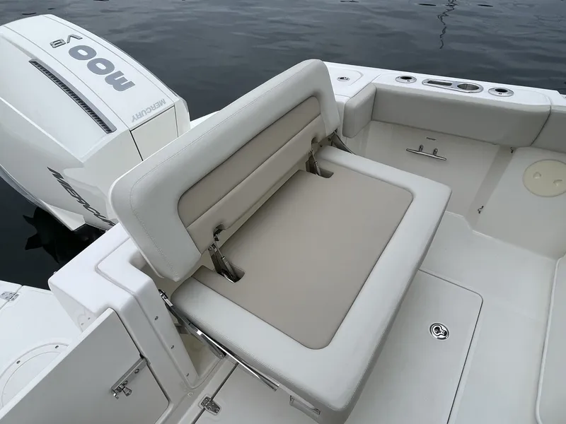 Slide: The Image of Boston Whaler 24 2023 - 7718916