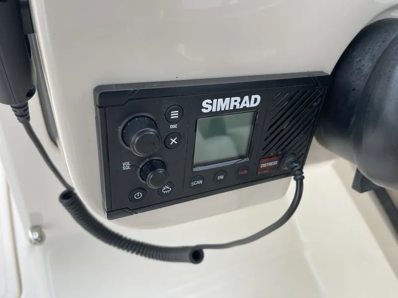 Slide: The Image of Boston Whaler 24 2023 - 7718949