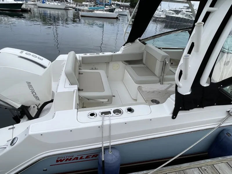 Slide: The Image of Boston Whaler 24 2023 - 7718847