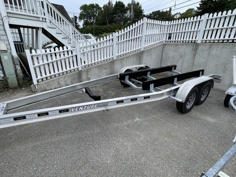 Slide: The Image of Boston Whaler 24 2023 - 7718975