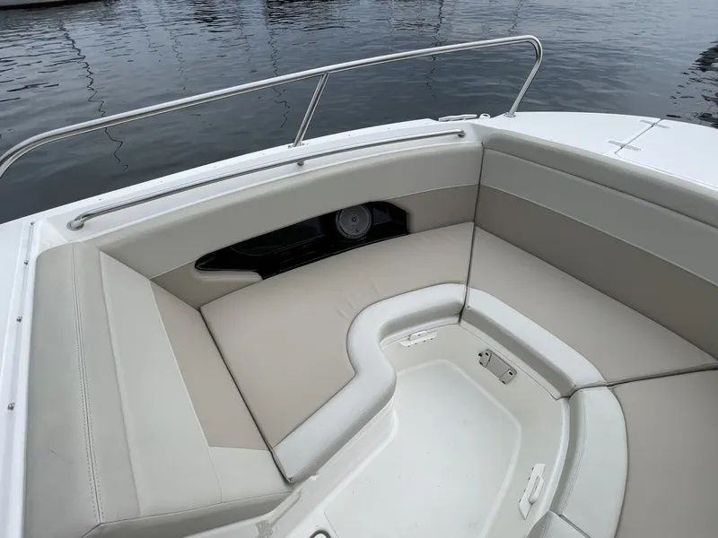 Slide: The Image of Boston Whaler 24 2023 - 7718953