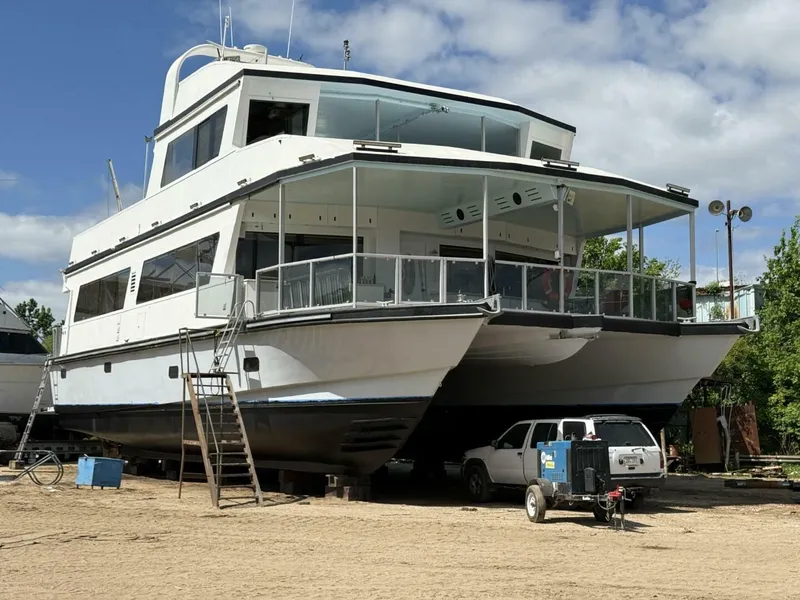 Slide: The Image of Avenger Luxury Catamaran Coastal Cruiser 2018 - 7719376