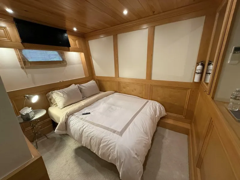 Slide: The Image of Avenger Luxury Catamaran Coastal Cruiser 2018 - 7719365