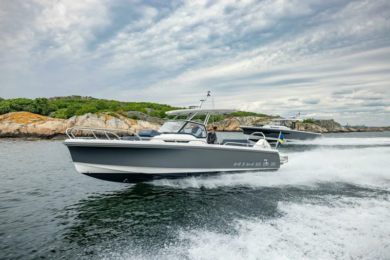 Slide: The Image of Nimbus Tender 8 Running Profile 2026 Nimbus Tender 8 - 7818915
