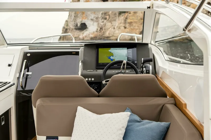 Slide: The Image of Nimbus Weekender 9 Helm 2026 Nimbus Weekender 9 - 7818927