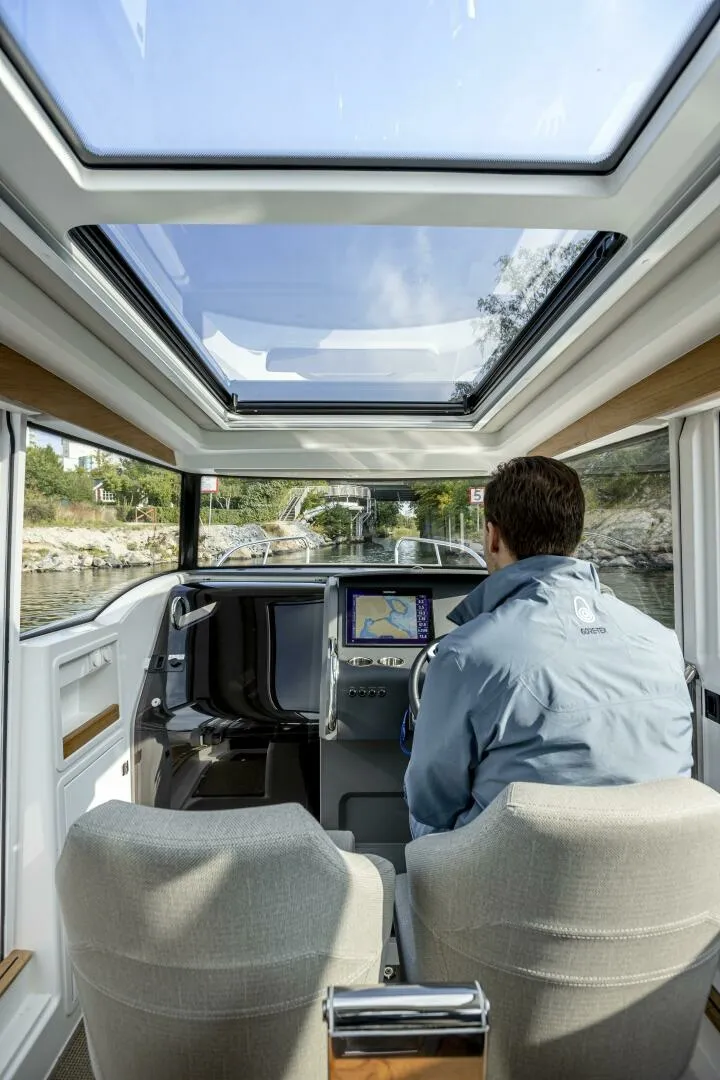 Slide: The Image of Nimbus Commuter 9 2027 - 7818961