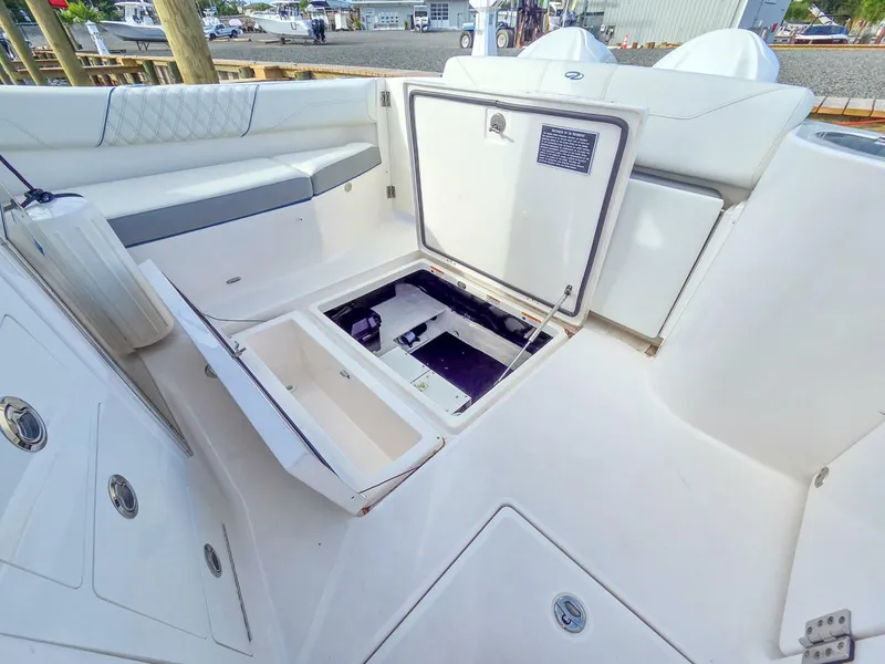 Slide: The Image of Regal 33 SAV 2025 - 7723419